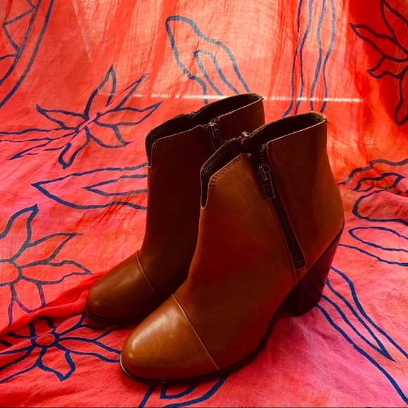 BOEMOS Tan Leather Ankle Boots - Picture 7 of 12